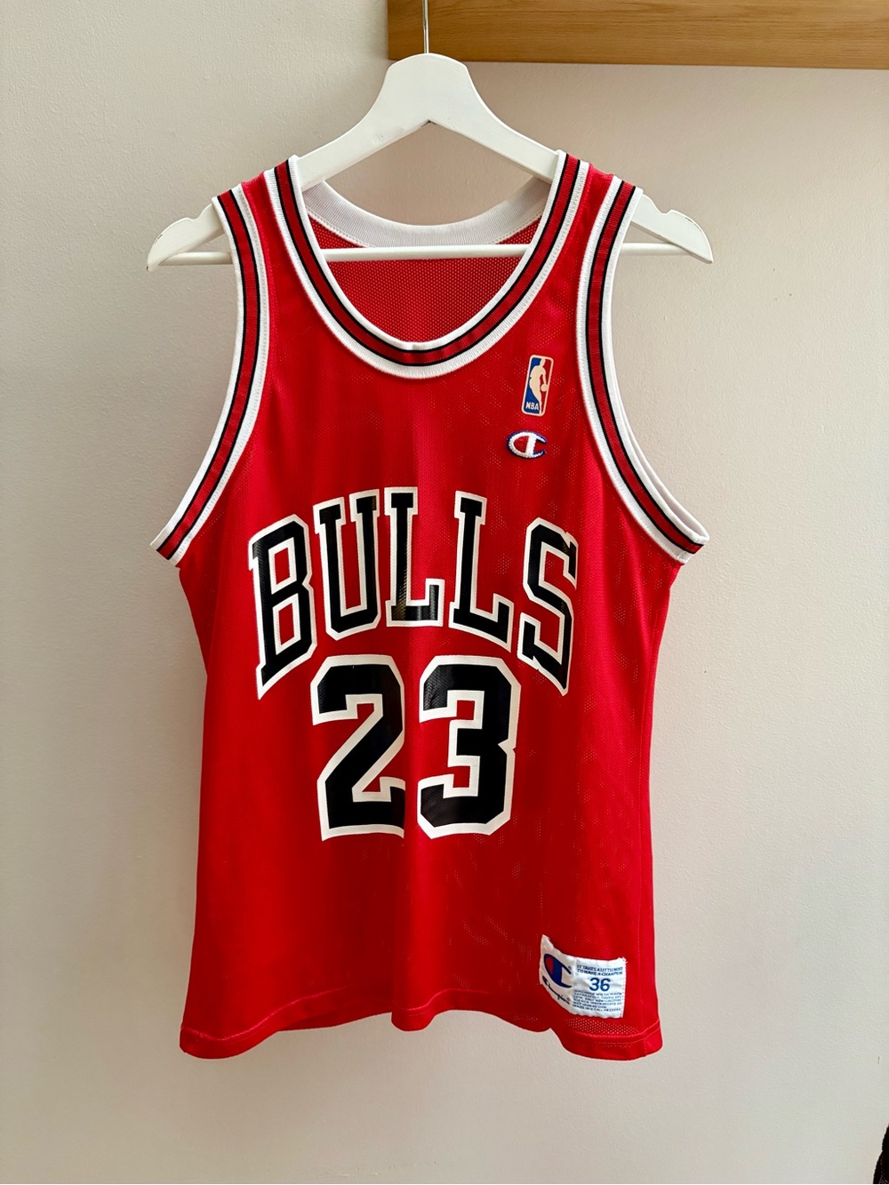 Chicago Bulls VTG 90s red Michael Jordan Champion Jersey SZ 36